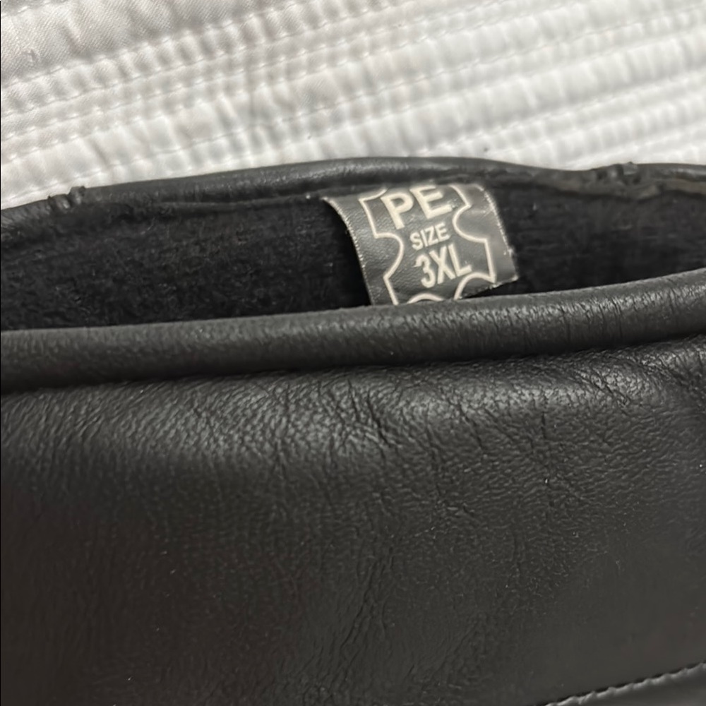 Black Leather Men's Gloves - Picture 2 of 4